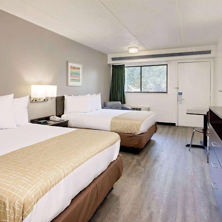 Travelodge By Wyndham College Park Buitenkant foto