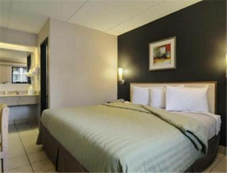Travelodge By Wyndham College Park Buitenkant foto